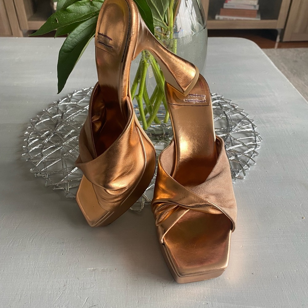 New Jeffrey Campbell Hollyweird in Rose Gold Natural Suede Size 8.5 - Picture 10 of 15